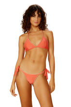 Load image into Gallery viewer, Model Front: Blueman Bottom Bottom Salmao Artesanato
