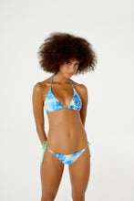 Load image into Gallery viewer, Model Front: Blueman Top Top Double Maua
