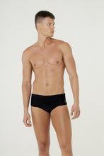 Load image into Gallery viewer, Model Front: Blueman Sunga / Boxer Sunga Ricky Preto
