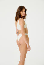 Load image into Gallery viewer, Image 03: Blueman Top Top Ubatuba Off White
