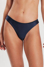 Load image into Gallery viewer, Gallery: Blueman Bottom Bottom Navy-Blue Arriba

