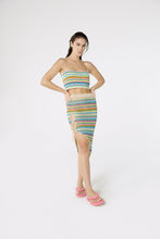 Load image into Gallery viewer, Model Front: Blueman Beach Top Top Crochet Listras
