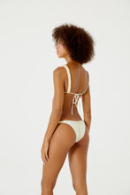 Load image into Gallery viewer, Model Back: Blueman Top Top Malibu Bordado Off White
