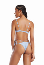 Load image into Gallery viewer, Model Back: Blueman Top Top Pepe Liso Azul
