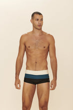 Load image into Gallery viewer, Model Front: Blueman Sunga / Boxer Sunga Army Crepusculo Preto
