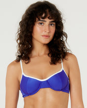 Load image into Gallery viewer, Gallery: Blueman Top Top Pepe Bias Arriba Azul
