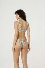 Load image into Gallery viewer, Model Back: Blueman Set Sum Pacifico Chic Universo Solar
