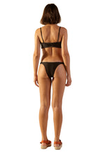 Load image into Gallery viewer, Model Back: Blueman Top Top Gil Preto

