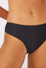 Load image into Gallery viewer, Image 04: Blueman Bottom Bottom Preto Sunquine
