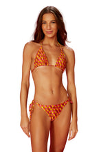 Load image into Gallery viewer, Model Front: Blueman Bottom Bottom Ai-Meu-Coracao Nicole
