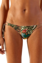 Load image into Gallery viewer, Model Front: Blueman Bottom Bottom Angel Iceberg Gaya
