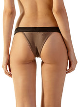 Load image into Gallery viewer, Model Back: Blueman Bottom Bottom Matelasse Caramelo Preto
