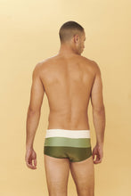 Load image into Gallery viewer, Model Back: Blueman Sunga / Boxer Sunga Army Crepusculo Verde
