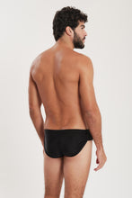Load image into Gallery viewer, Model Back: Blueman Sunga / Boxer Sunga Miami Liso Preto
