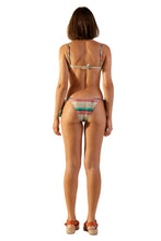 Load image into Gallery viewer, Model Back: Blueman Bottom Bottom Beach Polinesia

