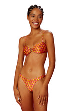 Load image into Gallery viewer, Model Front: Blueman Bottom Bottom Ai-Meu-Coracao Asa-Delta
