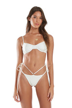 Load image into Gallery viewer, Model Front: Blueman Bottom Bottom Pepe Liso Off White
