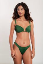 Load image into Gallery viewer, Model Front: Blueman Top Top Green Quenia
