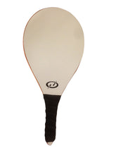 Load image into Gallery viewer, Model Front: Blueman Beach Bat Raquete Slim Verao Branco
