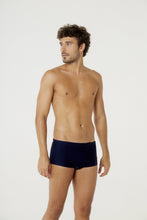 Load image into Gallery viewer, Model Front: Blueman Sunga / Boxer Sunga Berlim Liso Preto V24
