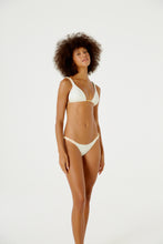 Load image into Gallery viewer, Model Front: Blueman Top Top Malibu Bordado Off White
