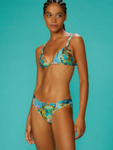 Load image into Gallery viewer, Model Front: Blueman Set Set Poema Prado New-Pacifico
