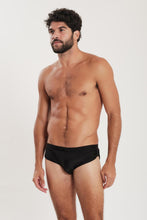 Load image into Gallery viewer, Model Front: Blueman Sunga / Boxer Sunga Miami Liso Preto
