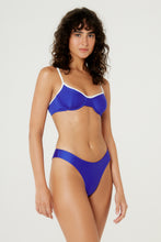 Load image into Gallery viewer, Image 03: Blueman Top Top Pepe Bias Arriba Azul
