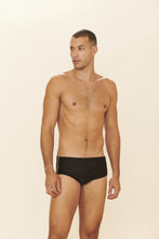 Load image into Gallery viewer, Model Front: Blueman Sunga / Boxer Sunga Army Cairo Preto
