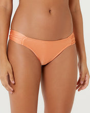 Load image into Gallery viewer, Gallery: Blueman Bottom Bottom Caribe Pacifico Laranja
