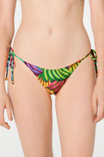 Load image into Gallery viewer, Gallery: Blueman Bottom Bottom Chandon Tahiti Banana Pop
