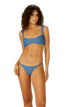 Load image into Gallery viewer, Model Front: Blueman Bottom Bottom Jeans Passeio
