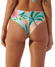 Load image into Gallery viewer, Model Back: Blueman Bottom Bottom Pacifico Levemente
