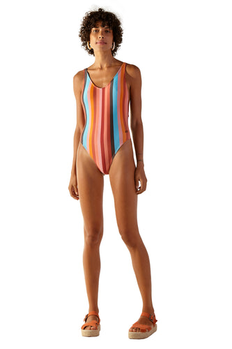 Model Front: Blueman One-Piece Delta Palmar