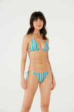 Load image into Gallery viewer, Image 03: Blueman Set Inside Double Sistere
