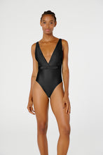 Load image into Gallery viewer, Model Front: Blueman One-Piece Maio Ilha Bela Preto
