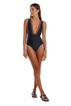 Load image into Gallery viewer, Model Front: Blueman One-Piece Maio Jóia Preto
