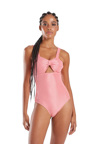 Model Front: Blueman One-Piece Maio Lola Textura Shine Light