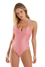 Load image into Gallery viewer, Model Front: Blueman One-Piece Maio Prainha Textura Shine Light
