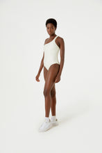 Load image into Gallery viewer, Model Front: Blueman One-Piece Maio Viena Liso Off White
