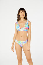 Load image into Gallery viewer, Model Front: Blueman Set Sum New Pacifico 1972
