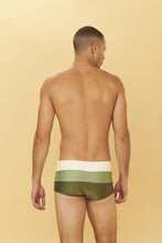 Load image into Gallery viewer, Model Back: Blueman Sunga / Boxer Sunga Army Crepusculo Verde
