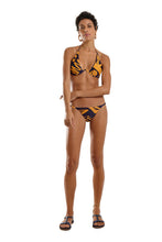 Load image into Gallery viewer, Model Front: Blueman Top Top Fox Bold Leafs
