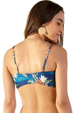 Load image into Gallery viewer, Model Back: Blueman Top Top Gil Arta
