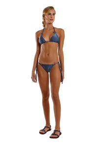Model Front: Blueman Top Top Liso Azul
