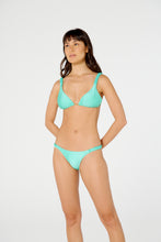 Load image into Gallery viewer, Model Front: Blueman Top Top Malibu Verde
