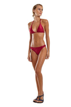 Load image into Gallery viewer, Model Front: Blueman Top Top Max Macrame Liso Rosa
