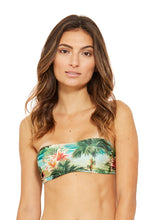 Load image into Gallery viewer, Model Front: Blueman Top Top Omega Isla
