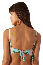 Load image into Gallery viewer, Model Back: Blueman Top Top Pacifico Levemente
