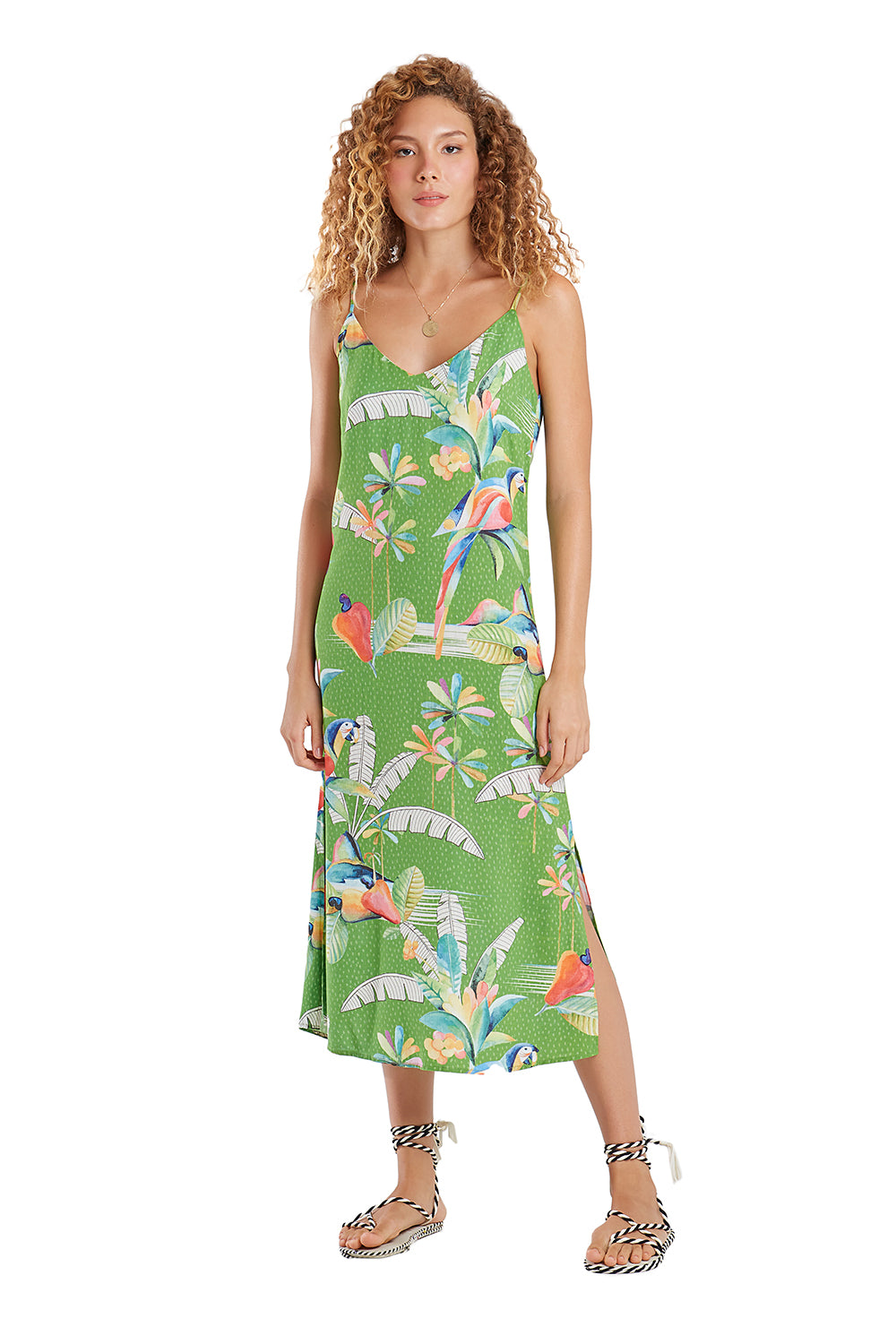 Model Front: Blueman Maxi Dresses Vestido Midi Rafaela Vanguarda